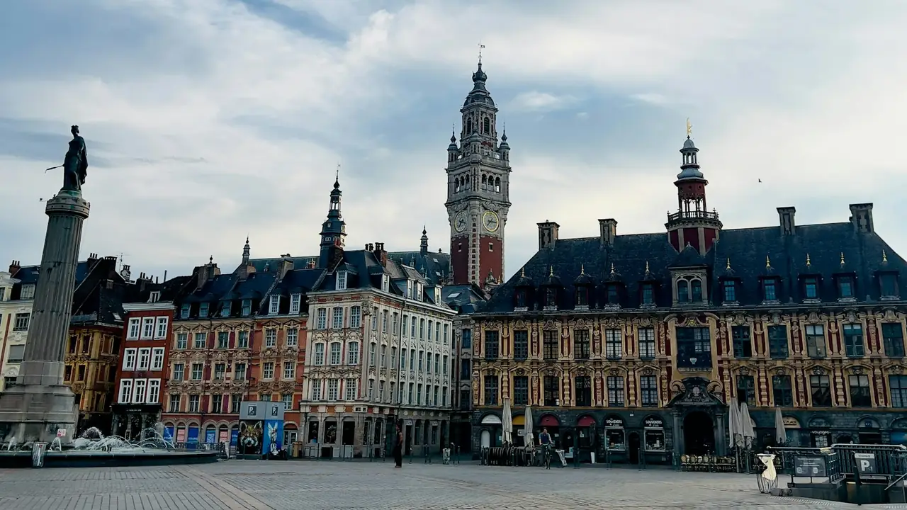 La Grand'Place de Lille et son beffroi